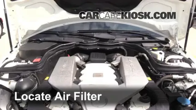 2010 Mercedes-Benz C63 AMG 6.3L V8 Filtre à air (moteur) Changement